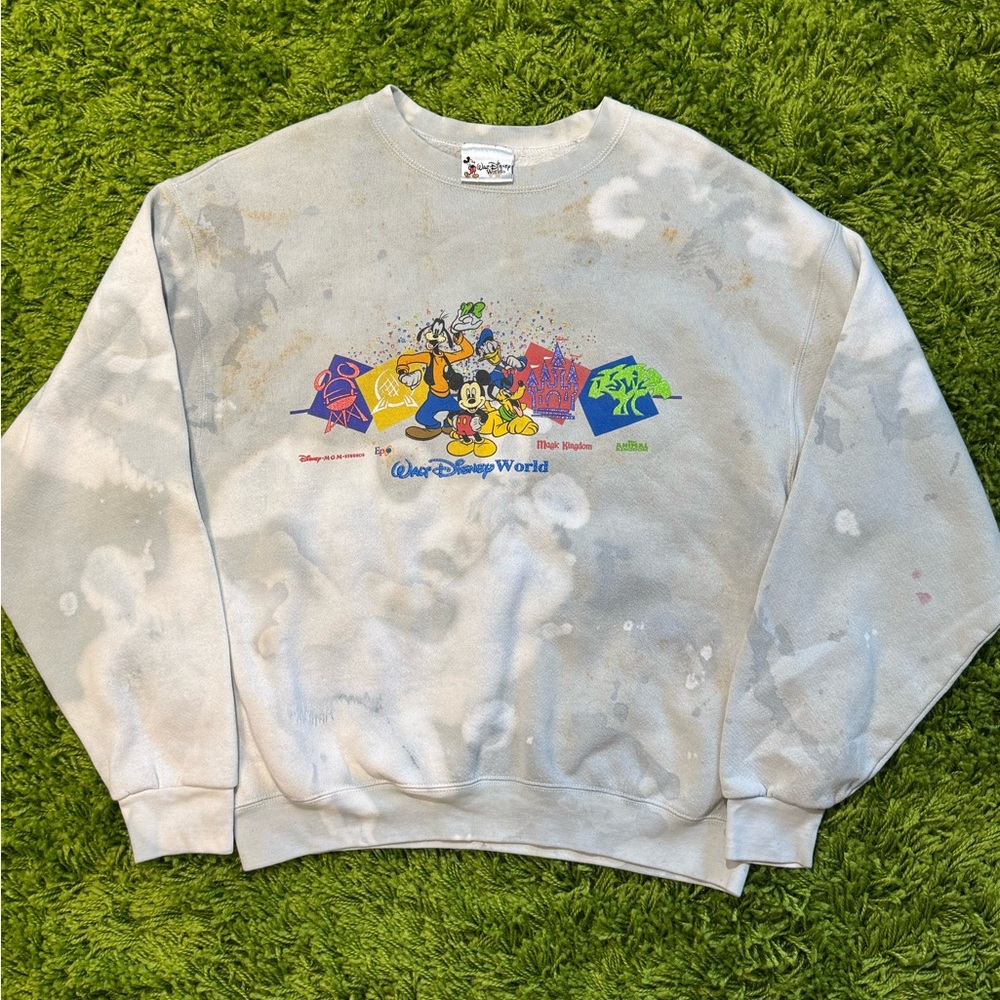 Vintage Disney Crewneck Sweater with Classic Characters‎